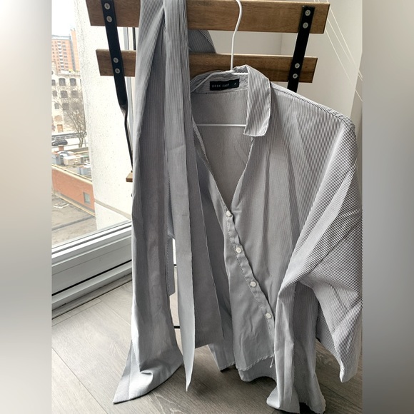 Striped Half Sleeve Flowy Top - Picture 2 of 3